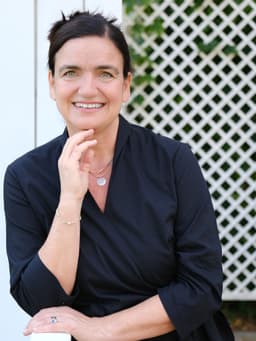 Dr. med. Helena Orfanos-Boeckel, Internistin & Nephrologin